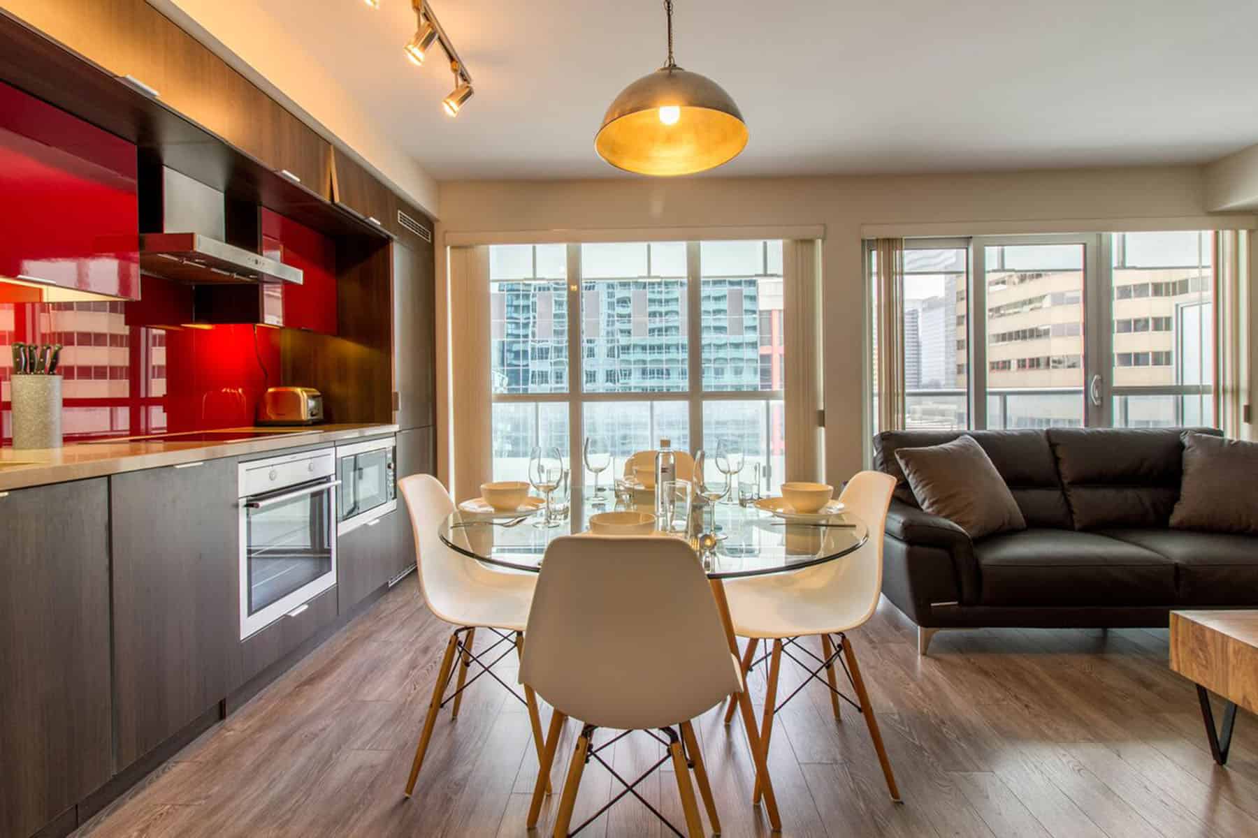 300-Front-1-bedroom-dining-and-kitchen